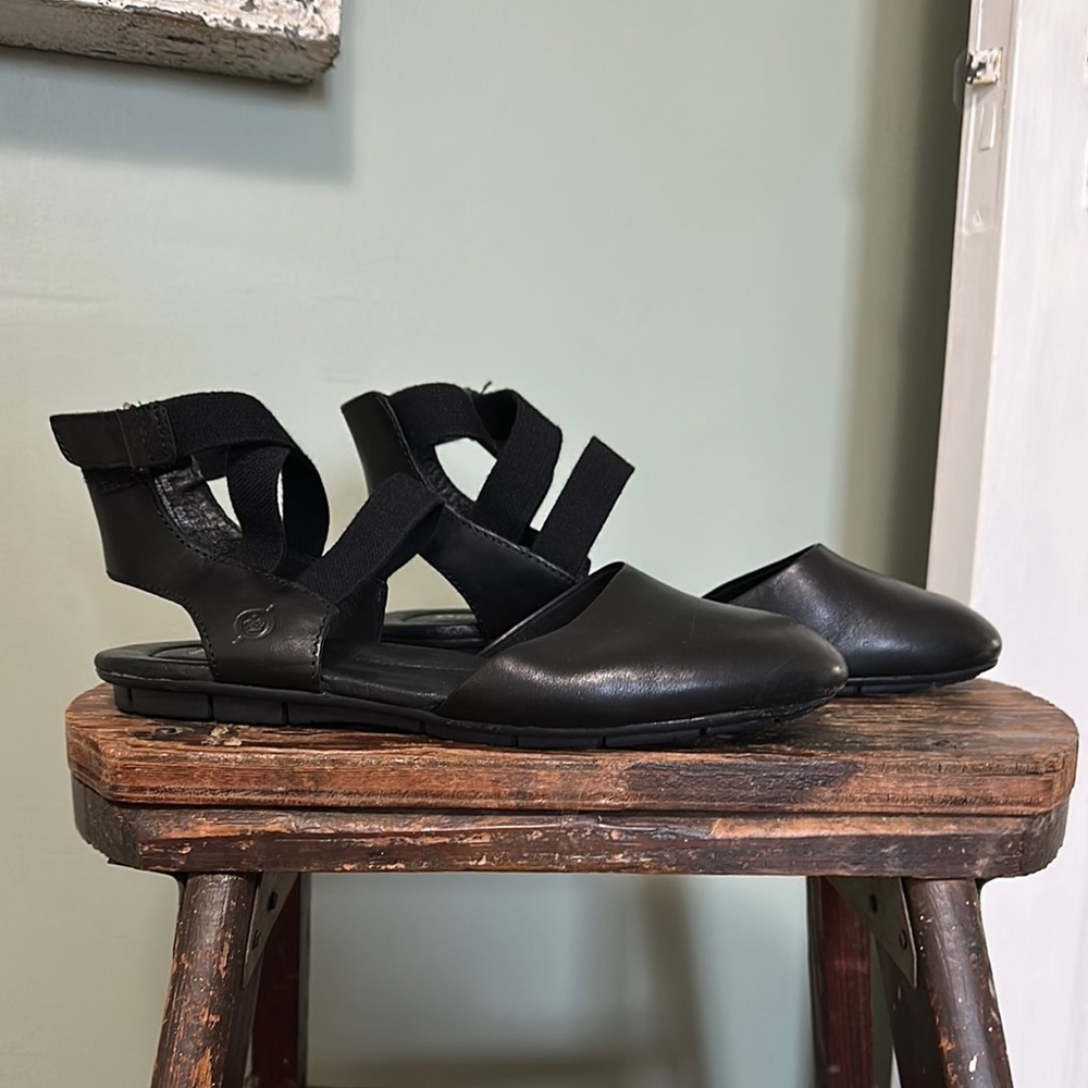 Born Women's Black Strappy Flats